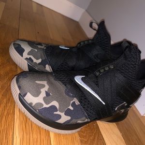 Nike Lebron Soldier XII SFG Basketball shoes